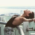 Amanda Zhou Instagram – It’s all perspective baby.
📸 @alxhf 
.
.
#positiveenergy #theamandazhou 
#makedreamsmemories #dreamer #theskyvibess #iloveyouthisbig #thesix #torontocanada #hangon #photography #torontophotography #torontoishome Toronto, Ontario