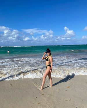 Amanda Zhou Instagram - Crew ❤️🏝 Photo Dump 1