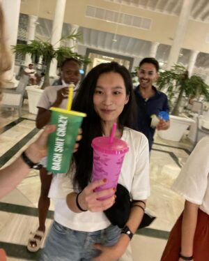 Amanda Zhou Instagram - Crew ❤️🏝 Photo Dump 1