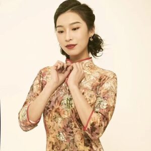 Amanda Zhou Instagram - Had lunch with an old friend and talked about the stories of our parents, grandparents and so on. The heroes and anti heroes that are related to all of us respectively. And so, my own culture, my own family and being able to share them motivates me. .
.
.
#asianactress #film #tellingstories #photography #filmmaking #mondaymood #whereimfrom #lovingyourself #allthefeels #icantexplainthefeelin #zhouxuan #asianculture #eemedia #asianstories #speakyourtruth #motivated #chineseculture