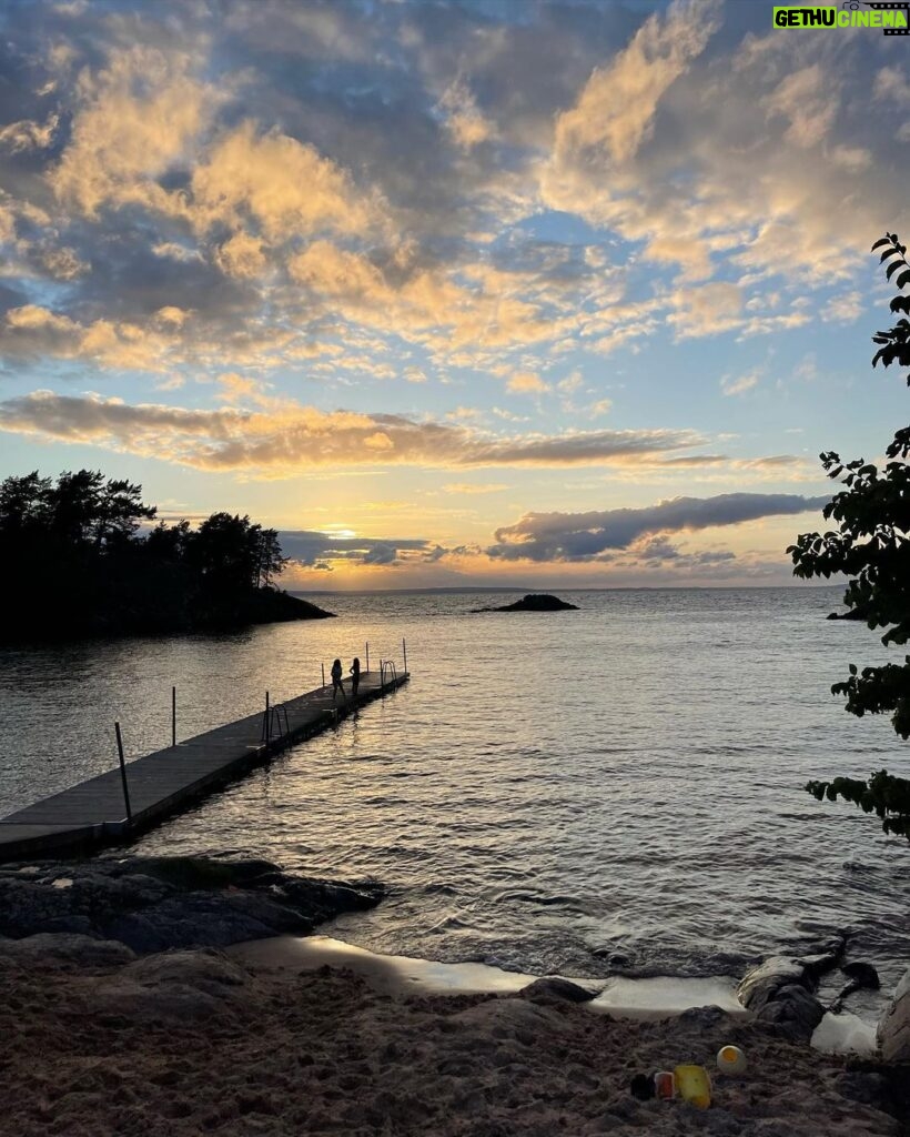 Amie Bramme Sey Instagram - En storm kom från paradiset