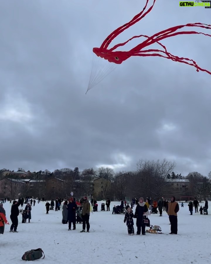 Amie Bramme Sey Instagram - Rör oss väldigt långsamt genom januari