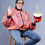 Amitabh Bachchan Instagram – … delissimo .. whatever the heck it means .. tongue and all ..😳