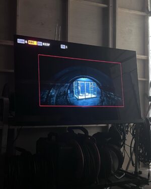 Amy-Leigh Hickman Instagram - You S4 in a nut shell. Sort of. @younetflix