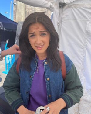 Amy-Leigh Hickman Instagram - You S4 in a nut shell. Sort of. @younetflix