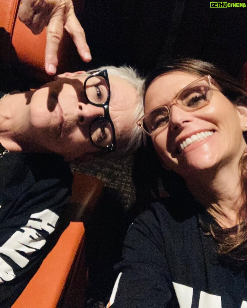 Amy Landecker Instagram - So thrilled for this extraordinary talent and human being. She walks the walk of love and acceptance and support and humor and connection which are at the heart of this ridiculously good performance in this wild and beautiful film. Get it JLC! @jamieleecurtis #oscarnominee #everythingeverywhereallatonce