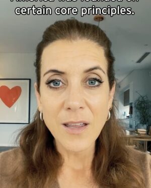 Amy Landecker Instagram - So proud to join these amazing artists in support of Americans United for Separation of Church and State.

Abortion bans violate the separation of church and state. Extremists are abusing religion to deny us our basic human rights. @americansunited and @nwlc are fighting back.They are suing Missouri to end its abortion bans. Join me and support the fight! https://act.au.org/abortion-access.

@americansunited @hunterdoohan @mssarahcatharinepaulson @katewalsh @michaelawat @allisonbjanney @dulehill @amybrenneman @arianmoayed @yesimsarahjones @bradleywhitford @tommy.dorfman @marycmccormack