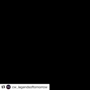 Amy Pemberton Instagram - Had a lovely old time kickin’ some vampires butts! 💪🏻🤣 Repost @cw_legendsoftomorrow @jesmacallan @caitylotz ・・・
Make way for SOS. Stream the midseason finale only on The CW App: Link in bio. #LegendsOfTomorrow