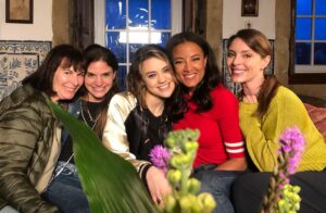 Amy Pemberton Instagram - Obrigada Portugal 🇵🇹 

Such a magical time with such a dreamy cast and crew… 

To get the opportunity to be back not only working with, but shadowing the mad talented @clare_niederpruem and @nancydarabennett … so grateful and learnt so much 🙏🏻 

Aaand thanking the lovely Gordon Cowell @cowellcasting ❤️ 

‘Pinch of Portugal’ airing tomorrow night on @hallmarkchannel 🥰

@heatherhemmens @lukemitchell17 @jdiaswatson @mmonicatti @martina_ml_laird @darrendayofficial @duartegomesoficial @ericgeynes @dayselumoreira #pasteldenata #theonlyhashtagneeded