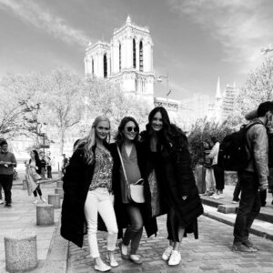 Amy Pemberton Instagram - Bloomin’ laaarvely old time working with these beautiful humans. Really lucked out on this one 🥰 So incredibly grateful 🙏🏻@clare_niederpruem you rock my world ❤️ #thatsawrap #🇧🇬 #🇫🇷 Miss you all @ghaney22 @mallory_jansen @johnmacfilms @amandahblake @jaynewisener @joshuasasse @lachlannieboer @janisahern @euan_macnaughton @kristoffercarrillo @nancydarabennett @ralitsarothmakeup @nataliivanovaaa @makeup_by_gretastefanova @jefferybeach @brianna_beach_ @rothsposito @uselessfull_footage @l.orangutan @hallmarkchannel