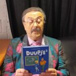 An Swartenbroekx Instagram - Ook Boma is fan van DUUPJE. 💙 😁😘 @marijn_devalck_balthasar_boma @dieter.steenhaut @kinderboekenzijnzalig @standaard_uitgeverij