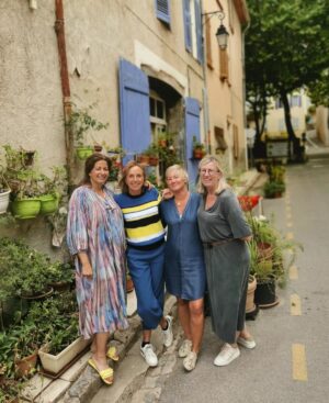 An Swartenbroekx Instagram - Les Demoiselles de Cotignac. ❤️@annemievolders @touriamlili @baekelandtann
