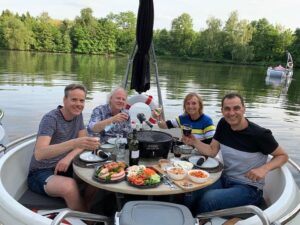 An Swartenbroekx Instagram - Boat BBQ met best friends. ❤️