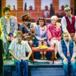 An Swartenbroekx Instagram - 'James de Musical' bracht onze Kampioenenfamilie eindelijk nog eens samen. Hartverwarmend! En natuurlijk gaat dat weer gepaard met de nodige misverstanden, zoals roddeljournalisten die interviews uitschrijven, die wij nooit gegeven hebben. Dus, even mijn verhaal. Ja, je zal merken dat ik een stemprobleem heb: spasmodische dysfonie. Daardoor schiet mijn stem te pas en te onpas alle kanten uit. Maar so what? Er zijn in de wereld wel grotere problemen hé. Ik ben gelukkig. En ik hoop jullie ook, bij het bekijken van de uitzending. En dat jullie af en toe eens kunnen lachen, ook met mijn spraakgebrek. ❤️ @jamescooke1984 @hermanverbruggen @dorianliv @marijn_devalck_balthasar_boma @niels_destadsbader @jaakvanassche @tutudesmondfrutu @jennes.bob