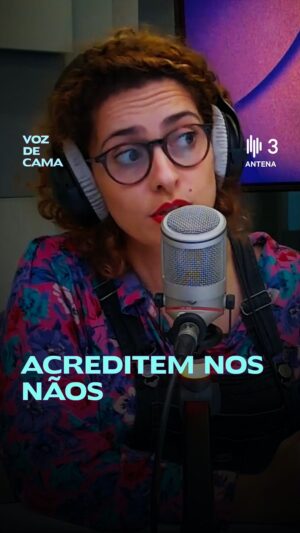Ana Markl Instagram - Não. Uma das palavras mais importantes de aprender a dizer e a respeitar. Ela estabelece limites, vontades, deixa claras intenções. Mas, em diversas situações é-nos difícil aceitá-lo. Seja porque fere o nosso ego, porque toca em feridas já antigas de abandono e rejeição, ou até por crenças erróneas de que amor é sinónimo de luta e que então, se a pessoa diz que não, está a pedir que lutemos e provemos o nosso amor!

Ora bem, Não 🤓😂
Se alguém nos diz que que não quer estar connosco, que não quer investir numa relação, que não quer continuar o que estávamos a ter, acreditem, porque é aquilo que ela, seja por que razão for, está a escolher comunicar.

Um Não é um Não, e não um convite para que me convenças ou que lutes por um sim 💛