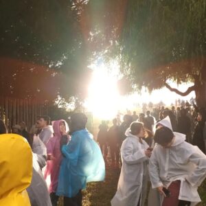 Ana Markl Instagram - Depois de apanhar a primeira de muitas molhas no @primaverasound_porto, apanhei este raio de sol e logo me lembrei da razão por que desde sempre me sujeito ao desconforto dos festivais: é que a música é a minha zona de conforto. Que fixe que foi. 🥲

E não, não vou ver Blur hoje 💔 mas vou estar na @feiradolivrodelisboa, às 17h, a dar autógrafos com a @tinabatatafrita na zona da @penguinlivros. Apareçam.