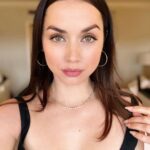 Ana de Armas Instagram - 🖤✨