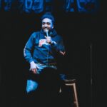 Anas Hassouna Instagram - Les derniers spectacles étaient fous et SOLD OUT j'crois on est en train de percer 😂 RDV la fin de semaine prochaine inshaAllah. @gabsls à la 📸