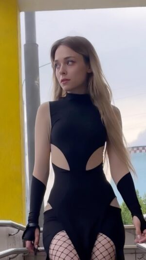 Anastasia Krylova Instagram - Вера сказала пройтись красиво. Ок. 
@cheraveraa