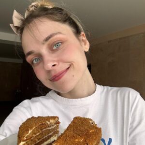 Anastasia Krylova Instagram - зашла в свой инстаграм и думаю, что за идеальная страничка, что за дама-мадама 😃 
И решила разбавить этот перфекционизм фотографиями, которые я каждый день отправляю своим близким в разных ситуациях моей жизни. Их очень много, в разном состоянии, а это только маленькая часть. Наверно, если бы я вела лайф-блог своей жизни это было бы интересненько)))) Но мне, кажется, это немного не мое) 

#анастасиякрылова 
Какая фотка больше понравилась ?😂