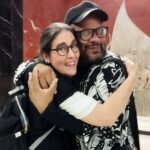 André Gabeh Instagram - Poderia fazer um textão? Poderia. Inclusive eu deveria fazer um textão, porque acabei de ver um show arrebatador. Mas só quero ostentar essa amizade, tá? Obrigado @renatabgrecco e @larsvontrier_ (essa história é ótima hahahahah) por me unir a querida @monicasalmasooficial . Ela é minha amiga, tá? Quem tem, joga. Respeita. Rs ❤️