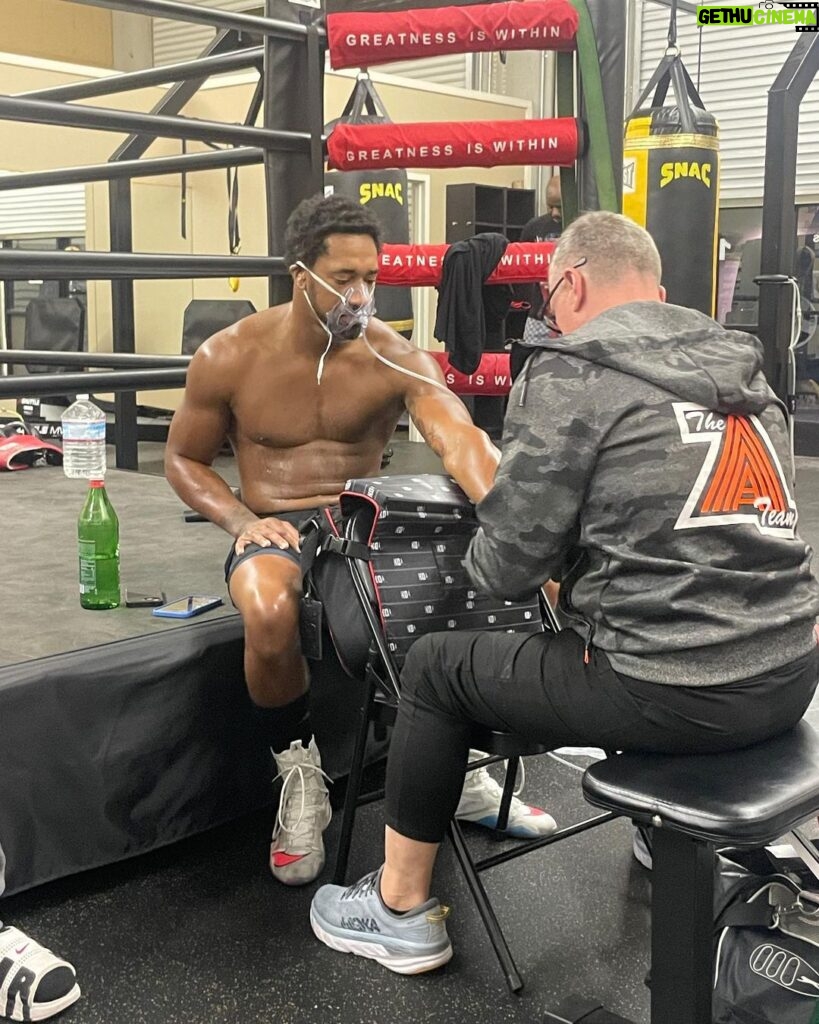 Andre Soukhamthath Instagram - It was amazing witnessing @boobooandrade prepare for his upcoming bout on November 25th against David Benavidez. Demetrius is from the same small state that I am from and he’s always representing Rhode Island. Growing up in similar areas, I have an idea of the trials and tribulations he had to get through to get to where he’s at now. He is inspiring so many kids and people from the 401 and proving that anything is possible if you stay focused on your goals and dreams. Very grateful I got to slide through his camp at @snacsystem. 🇨🇻 He’s looking incredible 🥊🔥 #RhodeIsland #providence #itsmeagain SNAC