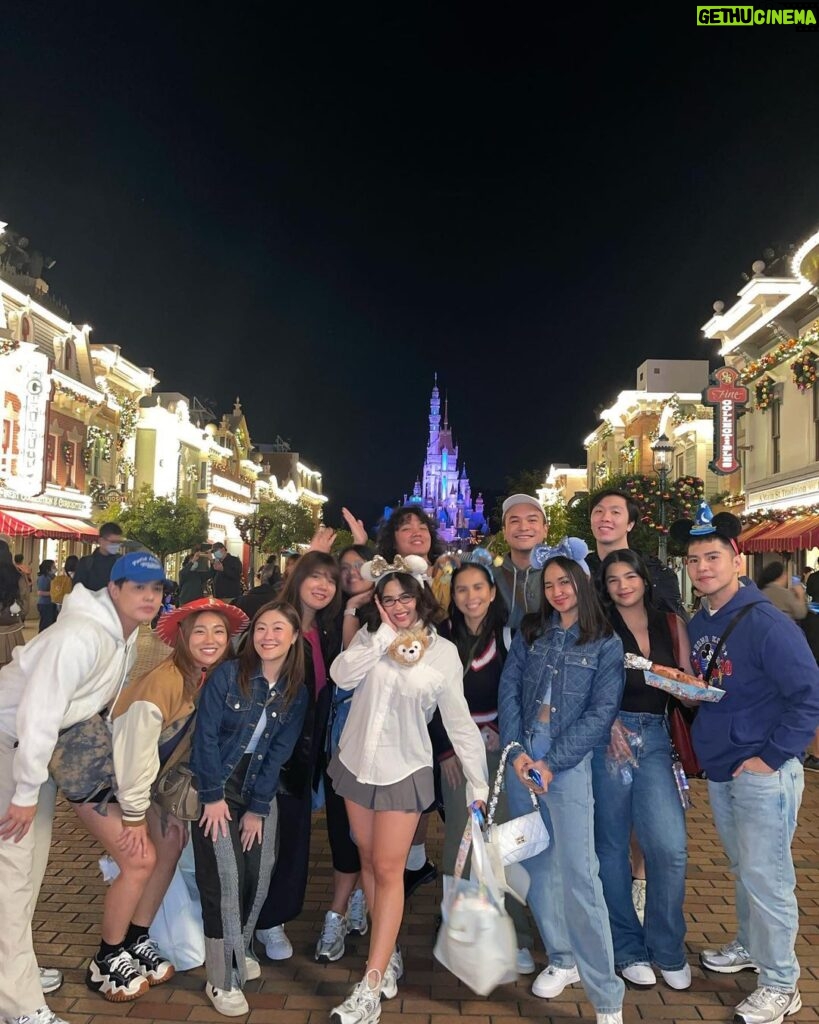 Andrea Brillantes Instagram - First business trip with the team! 🥰 Of course, we cannot miss out on going to Disneyland! 🤍 HongKong,DisneyLand