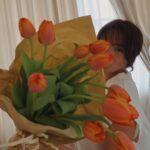 Andrea Brillantes Instagram – Just me being obsessed with orange tulips 🍊🌷