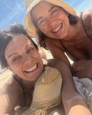 Andrea Frigerio Instagram - Reírnos, hablar, escucharnos, ser cómplices, cuidarnos, protegernos, querernos te❤️ Reina @nequigalotti  gracias por este tiempo compartido ( no solo de estos días, hablo de los últimos 38 años)
