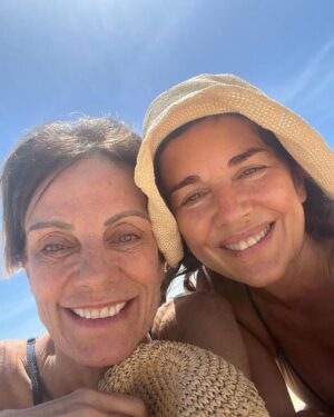 Andrea Frigerio Instagram - Reírnos, hablar, escucharnos, ser cómplices, cuidarnos, protegernos, querernos te❤️ Reina @nequigalotti  gracias por este tiempo compartido ( no solo de estos días, hablo de los últimos 38 años)