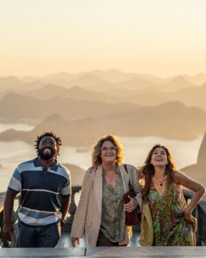 Andrea Frigerio Instagram - A partir de hoy en @starplusla pueden ver
 How To Be a Carioca
Una serie filmada íntegramente en #RiodeJaneiro
Historias de vida en una de las ciudades más lindas del mundo
El primer capítulo protagonizado por 
@soyverollinas
@seujorge , @douglassilva y yo es divertidísimo y emotivo a la vez .
Dirigido por @carloshsaldanha 
Gracias a Brasil y a los Cariocas por recibirnos tan amorosamente
#HTBAC