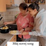 Andrea Kalousová Instagram - Dej si song “Já nechci víc” na YouTube i s klipem ať zjistíš o čem je doopravdy. 😄😉 #janechcivic #alejaktitorict #stejnemyslimzeuztovis Jablonné nad Orlicí