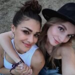Andrea Kalousová Instagram - Tak jo, botičky jsme protancovaly jak se sluší a patří. Párkrát se ztratily a zase se našly. Bafaly na cizí lidi. Domů šly hodinu místo dvaceti minut. (WTF🤣) Měly pravý fesťákový nudle. Několikrát. Nechaly si kelímek na památku a festival zavřely se ctí v hodinách ranních. Jó, dobrý to bylo. :)))) Že jo vy tragedky:)))) @ivablazkova @dominiguue Beats4love