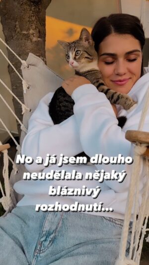Andrea Kalousová Instagram - No nemám vám k tomu co říct. Asi jen @chybimikocky 🤣. Tak co, jaký mu dáme jméno? 🙊