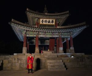 Andreas Varsakopoulos Instagram - 포도대장. 먹는 포도랑 아무 관련이 없어요.
-
This was the uniform of a police chief during Joseon dynasty