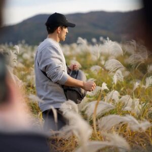 Andreas Varsakopoulos Instagram - Behind The Scenes from the recent MV shoot with @남영주 
-
Co produced with @seo_cccc
-
Thank you @longbeaute_k for the pictures! 
More to come 👍