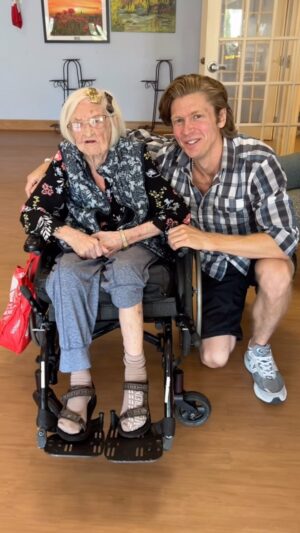 Andrew Francis Instagram - It was so cool to hear him say “I’m right here grandma” 😭She’s been asking about him during every visit for the past year 😱 She turned 99 the day before our visit. The last time he saw her was over 4 years ago ❤️ @realandrewfrancis 

.
.
.
#dementia #family #heartwarming #beautifulstory #reunion #love
