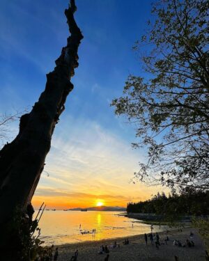 Andrew Francis Instagram - Vancouver’s been showin’ off lately… ☀️ #vancouver #seawall #vancouverseawall #BritishColumbia #Canada #Sunset