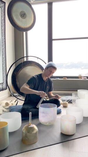 Andrew Francis Instagram - In Person Classes this week: 
✨Monday: 
6pm Mercury Retrograde 
7:30pm Aura Cleansing (only 1 spot left)
✨Tuesday:
Breathwork Workshop - SOLD OUT
✨Wednesday:
7:30pm Rhythmic Drum + Soundbath (few spots left)
✨Thursday:
7:30pm Inner Child 6 Week Series
✨Friday:
6pm Chakra Reiki Circle
7:30pm Mercury Retrograde Soundbath- SOLD OUT

Sign up through our website or app 💫 Classes were all sold out last week so make sure to reserve ahead of time and please provide atleast 12 hours for any cancellations 🙏

.
.
.
#soundbath #vancouver #wellness #soundhealing #reiki #breathwork #vancity #yvr #meditation