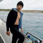 Andy Bian Instagram - 人家都說會運動的男人最帥，因為當你專注在喜歡的事物上，自然而然就會發光！ 順利把證照都考完，明年出發來去看大景🤩🤩🤩 #ow #aow #高氧潛水員 #豆丁海馬 #潛水 #恆春 #東港