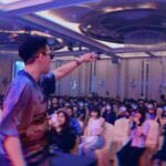Andy Ko Instagram - 第一場以歌手的身份來校園，就獻給了葳格中學 🤙🏼🔥 現在上台前還是會想很多，但上台後你們的熱情直接讓我忘掉一切煩惱！真心謝謝你們的邀請和熱情，希望你們今天開心❤️❤️ #葳格高中 @outfitstudio_taipei @outfitstudio_tw