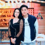 Andy Ko Instagram - 帶家人宣傳最後都會變爆料大會😂😂 金姐太正了吧⋯為了幫我們宣傳還開IG🫶🏻🥰🥰 @rose_kimdom 圖片來源：TVBS新聞網