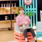 Andy Lee Instagram - 아이돌다방 시즌3 네 번째 영업!☕️ Say yes 앤디! 오늘도 빵터진 선호즈🤣 ⠀ 잠시 후 저녁 6시 #Seezn 앱에서 #아이돌다방 시즌3 4회 1부가 공개됩니다! ⠀ #앤디 #ANDY #신화 #SHINHWA #아이돌다방 #IDOLDABANG