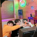Andy Lee Instagram - 🍊앤디와 스페셜 게스트 에릭이 함께 한 뎅뎅클럽🍊 #신화는_23년째_꺾이지않아 #SHINHWA_23rd #앤디 #ANDY #에릭 #ERIC #김동완 #KIMDONGWAN #신화 #SHINHWA