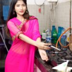 Angel Rai Instagram - Chay pee lo friends 😂😩💔 #angelrai #angel #foryou #trending #style #comedy #tealovers #valentine #marriage #indian #saree #fun #instaviral #viral #family #teatime #goodmng