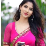 Angel Rai Instagram - Mera boyfriend hi nahi hai 🙈 #angelrai #trending #viral #comedy #fun #style #sareelover #saree #foryou #instagram #instatrend #indiangirl