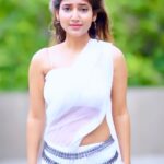 Angel Rai Instagram - Koun hai ???? Comment karke batao #angelrai #foryou #trending #viral #fun #duet #style #indiangirl #wings