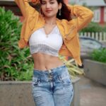 Angel Rai Instagram - मुझे दिल में बसाने की कोशिश ना कर , में ख़याल हूँ मुझे यू ही गुज़र जाने दे ।। Click by :- @mahi_dewasi_99 #foryou #angelrai #wings #trending #viral #pics #instagood #indian #feed #instafeed #instadaily #style
