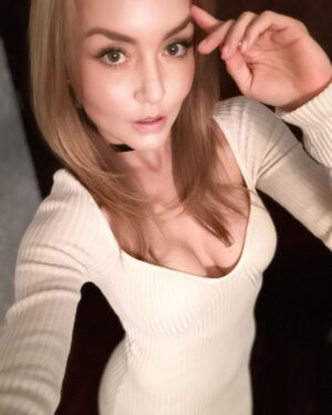 Angelique Boyer Thumbnail - 1.2 Million Likes - Most Liked Instagram Photos
