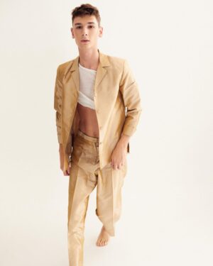 Angelo Mutti Spinetta Instagram - 🪞———>🗝️<———🪆

Ph @malebollini 
St @mechmachado 
Mkp & Hair @abyfumo @_nichestudio 
Asist St @sofiafranci
Wearing @evabourbonvintage & @nousetudions
@lomanagement